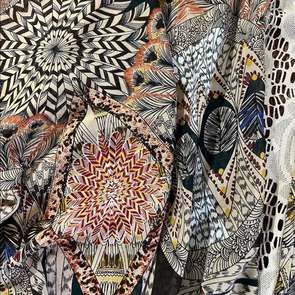 Karlie Silky Lace Trimmed Aztec Feather Print Kimono - Picture 2 of 5